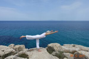 Yoga Asana - Variante der Heldenposition