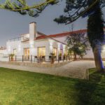 Unser Hotel im Abendlicht
